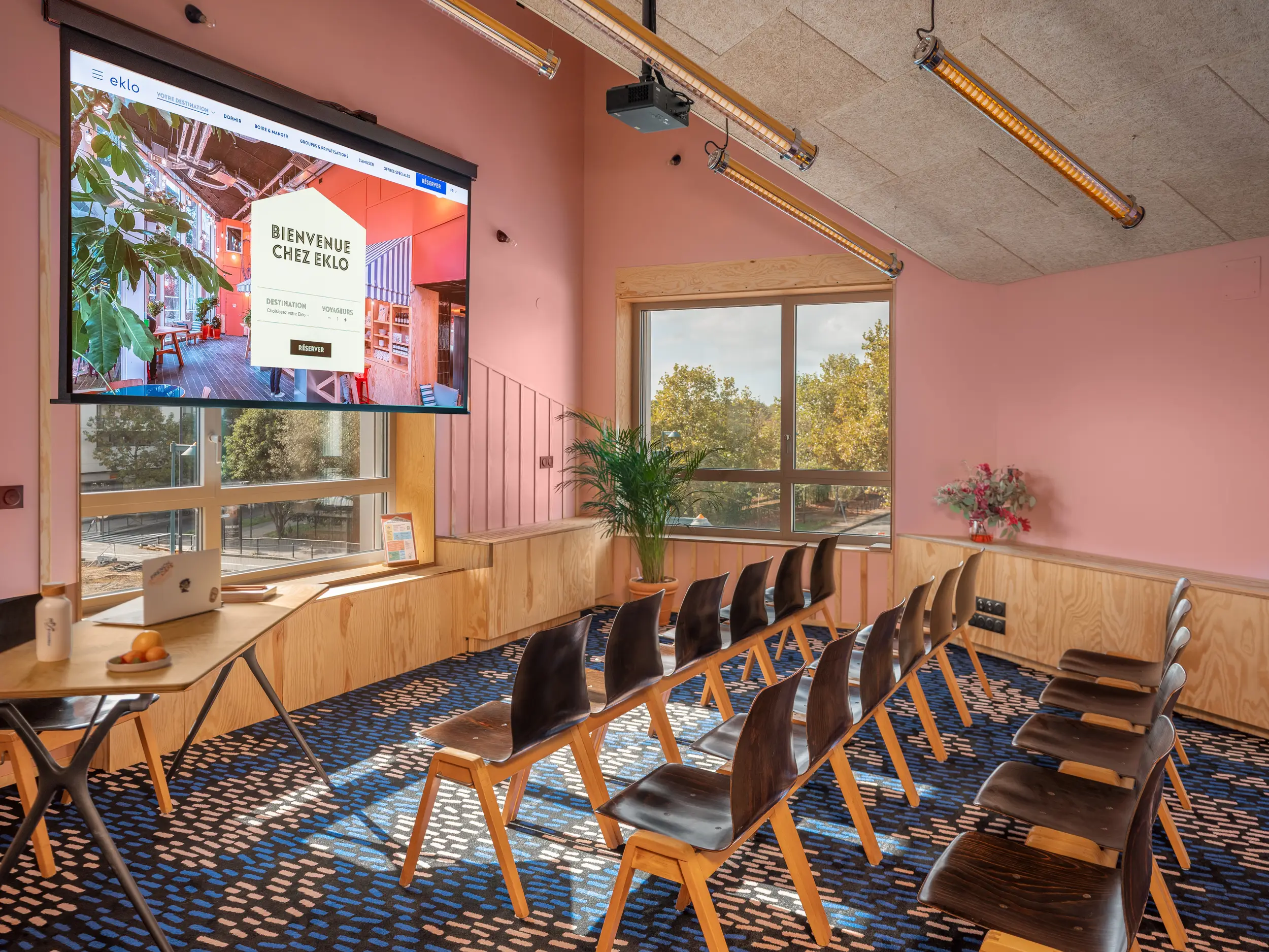 Eklo Hotel Bordeaux Centre Bastide 19