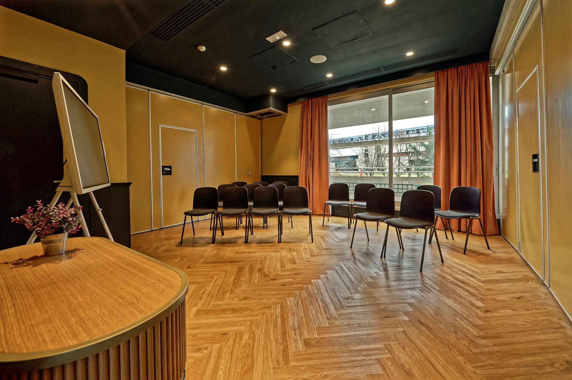 Moxy Paris La Villette 12
