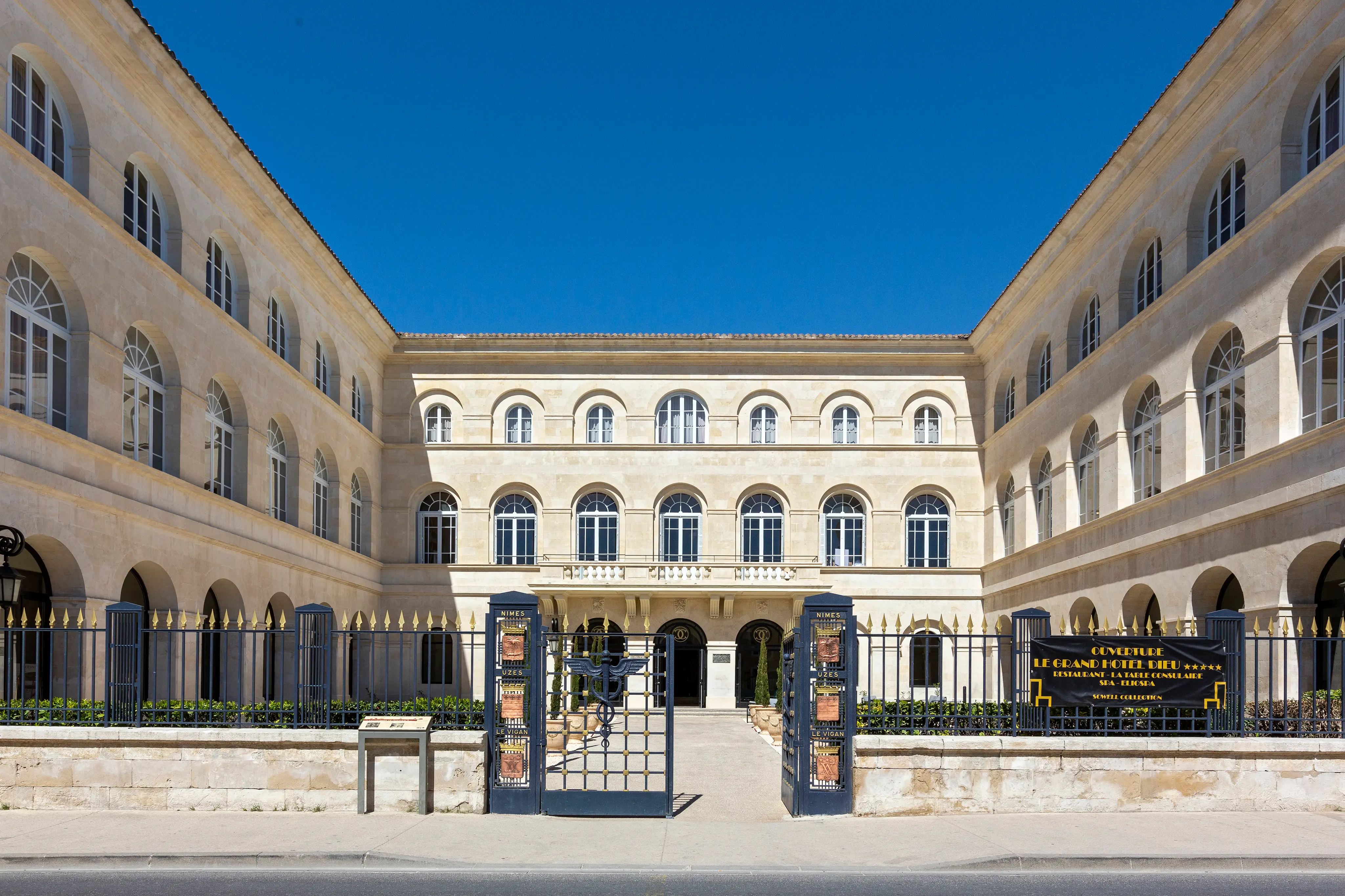 Le Grand Hôtel Dieu