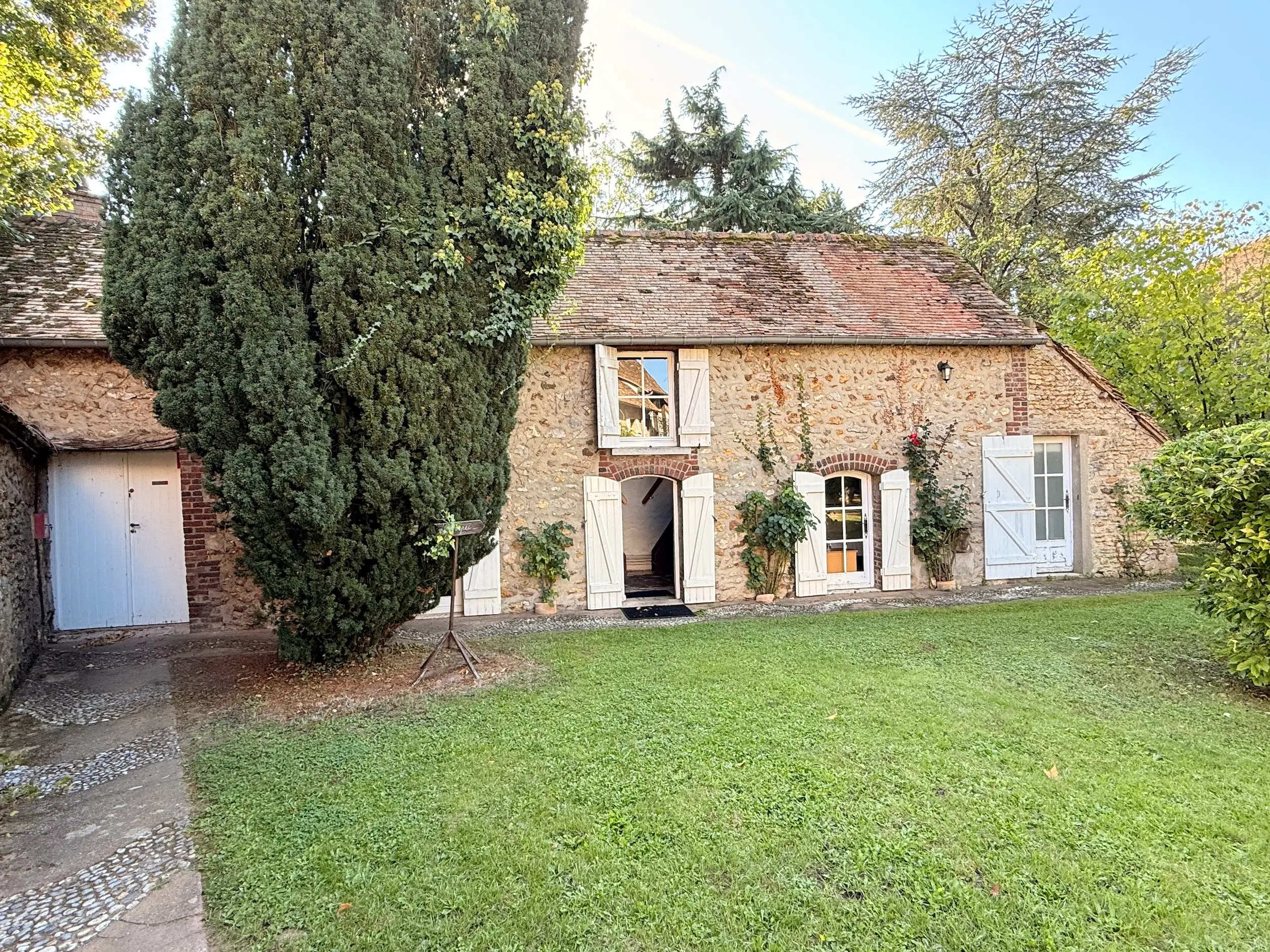 Les granges by les domaines de Gaston 32