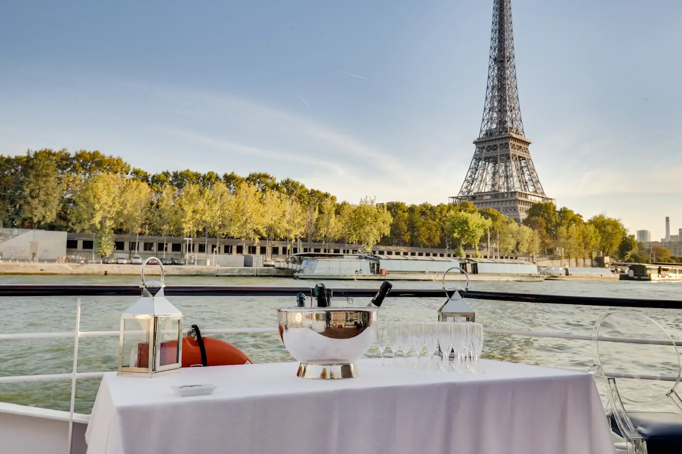 Le Yacht Joséphine 11