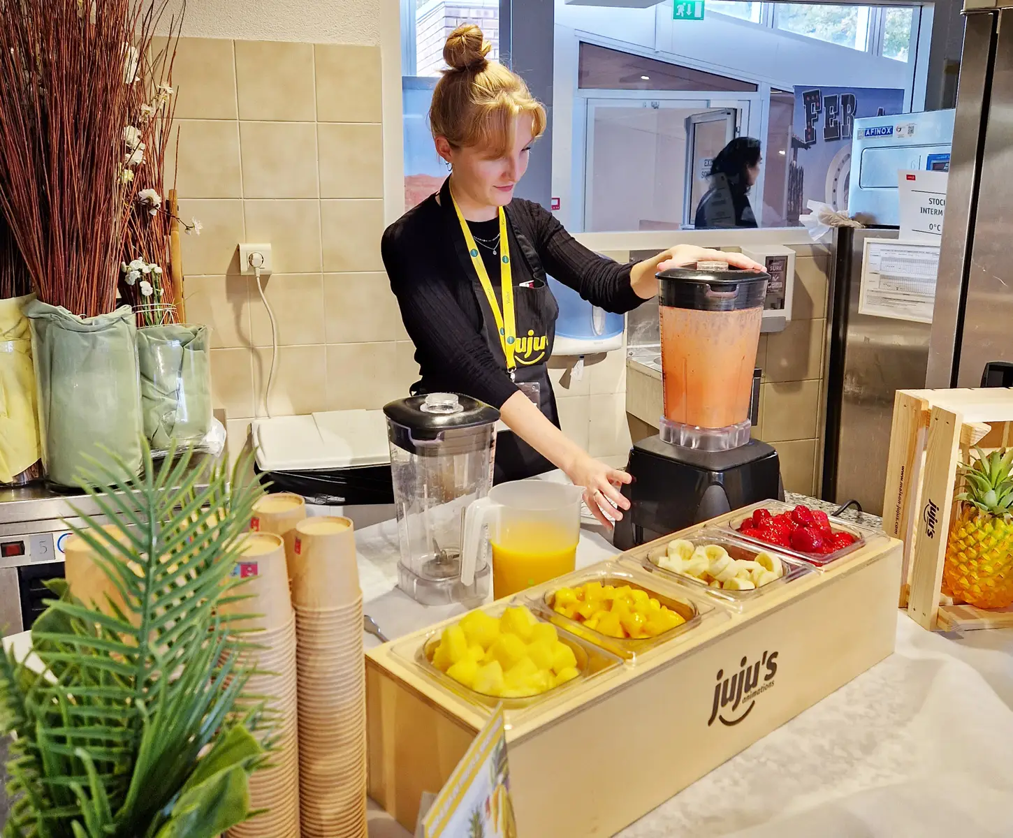 Animation Bar à jus de fruits et smoothies 4