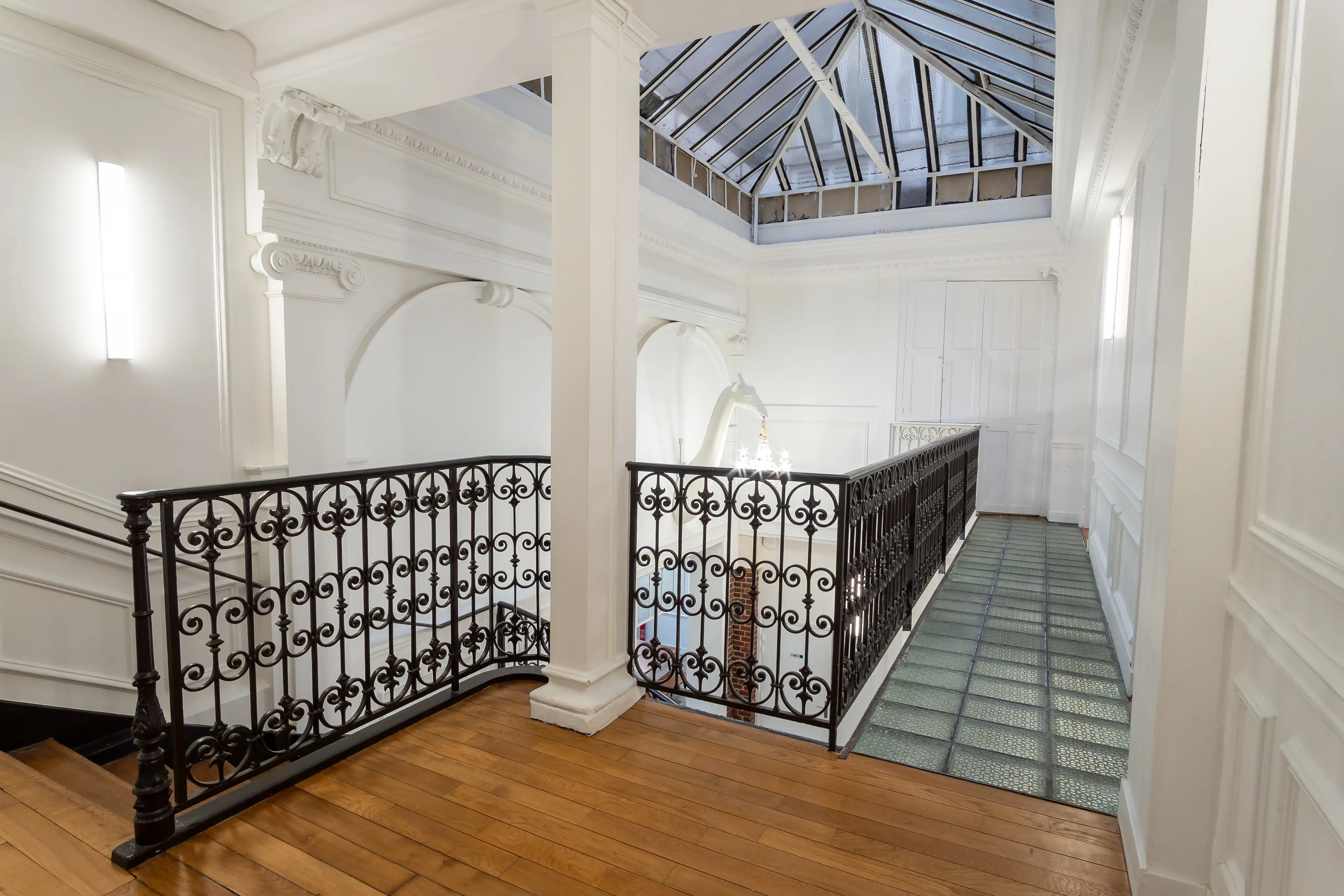 Ancienne banque avec 200m2 de terrasse 6