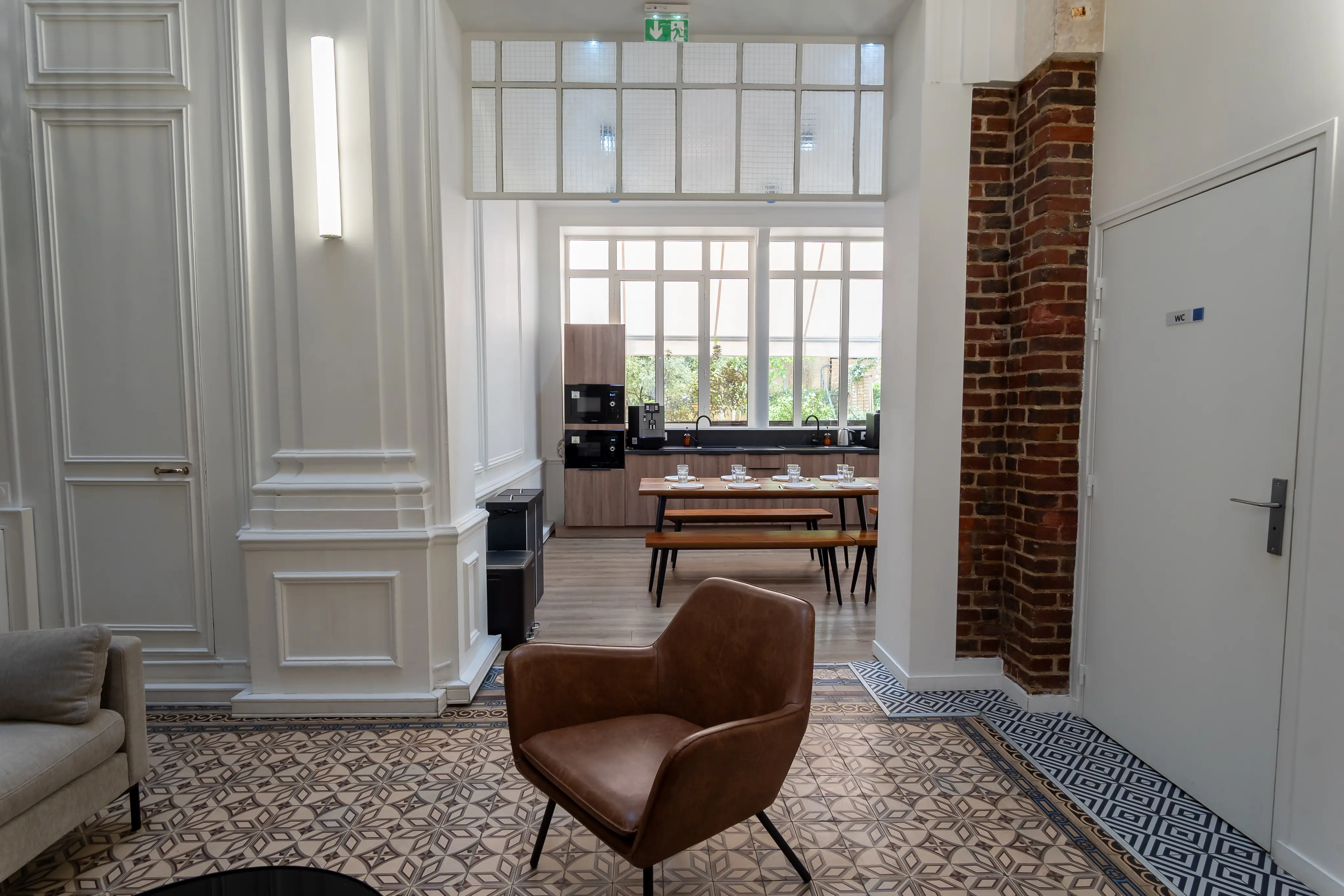 Ancienne banque avec 200m2 de terrasse 19