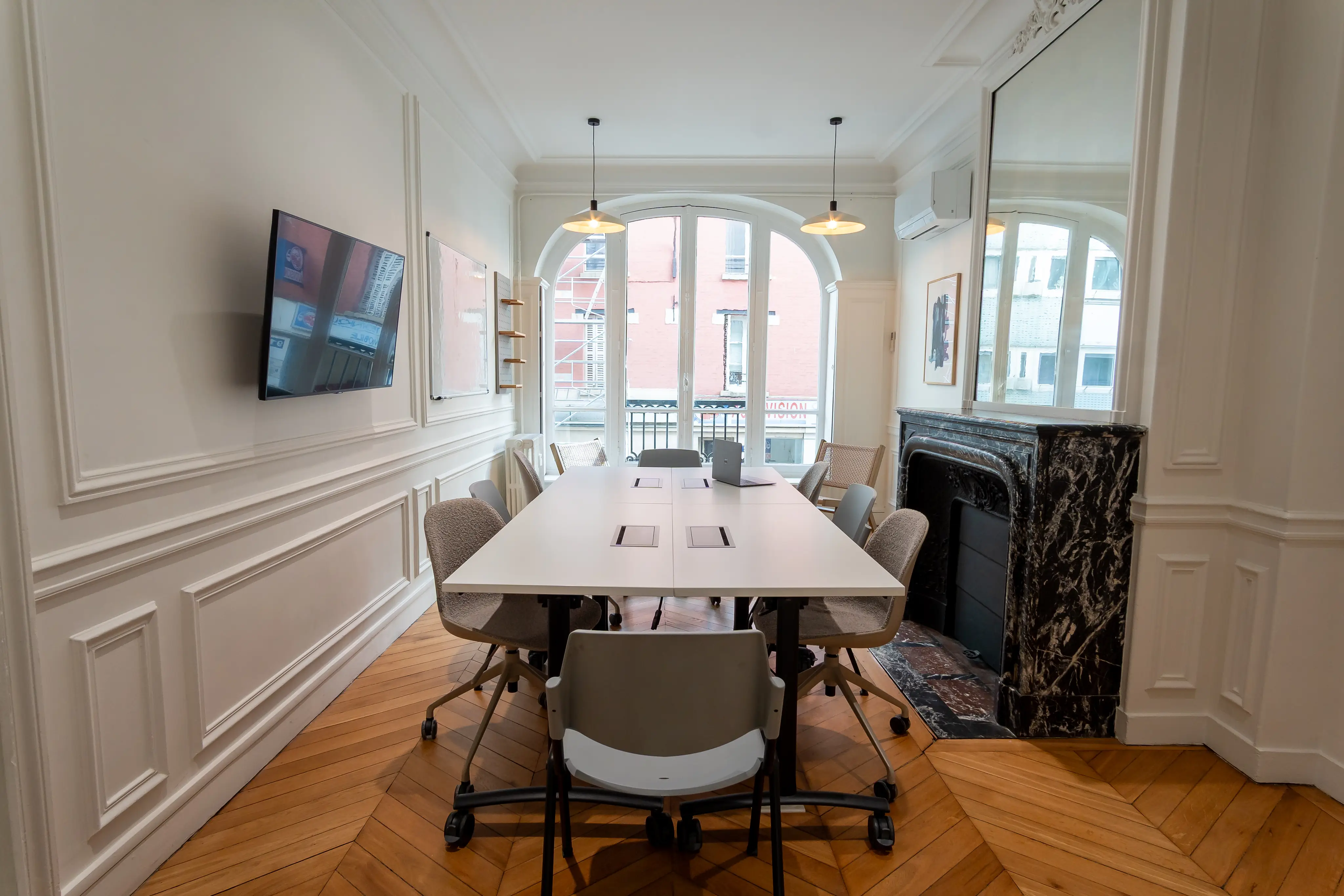 Ancienne banque avec 200m2 de terrasse 5