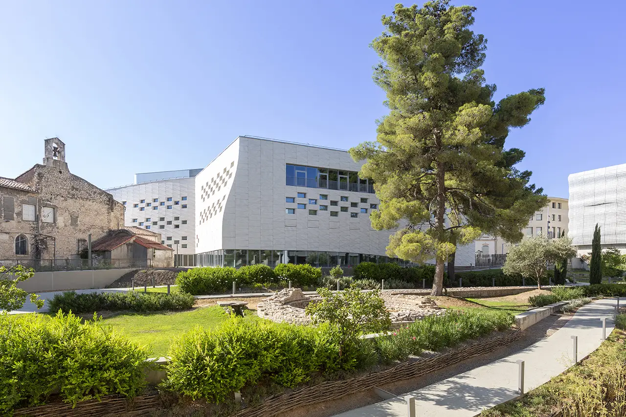 Mercure Nîmes Centre Arènes**** 12