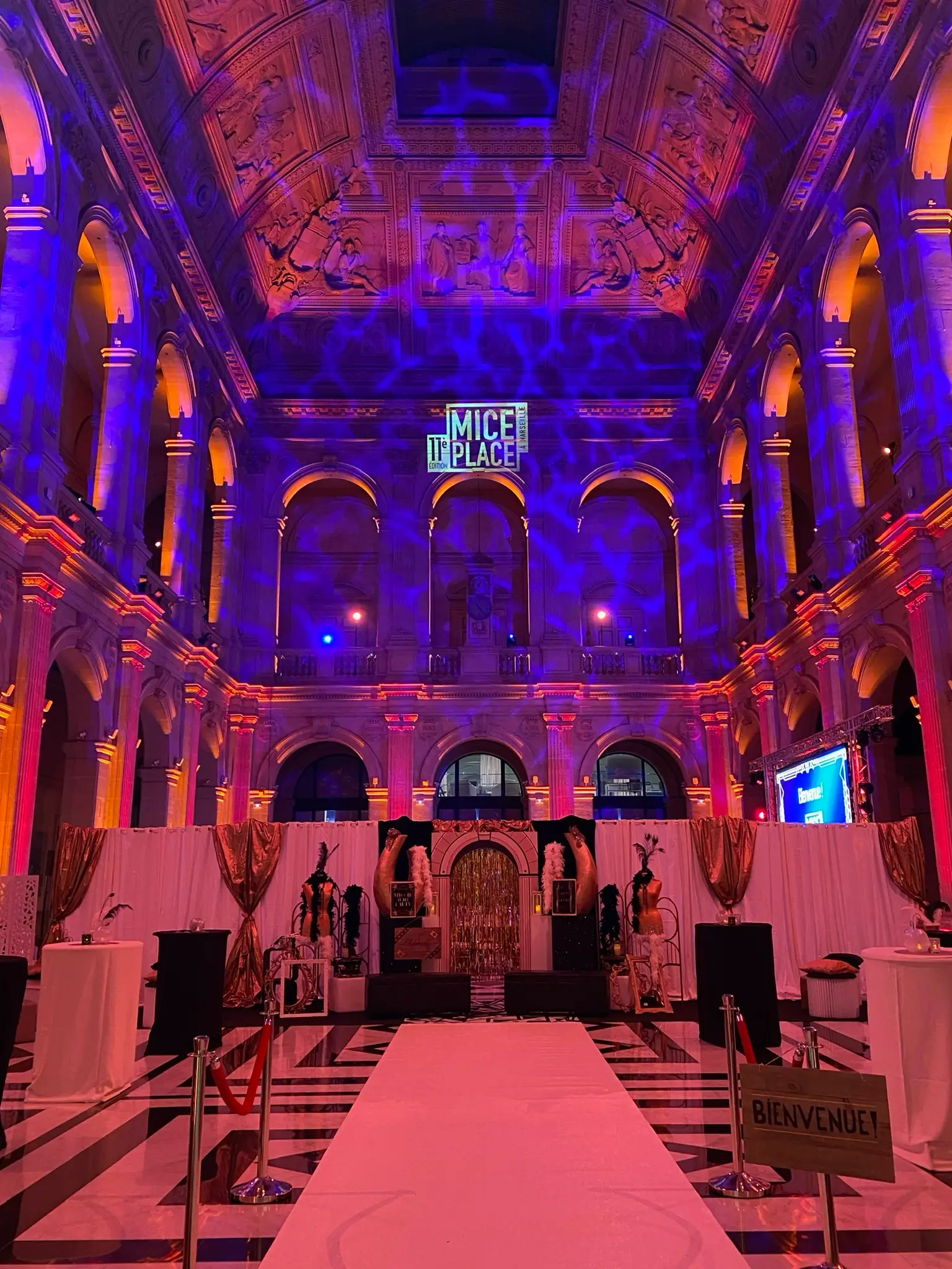 Le Palais de la Bourse 16