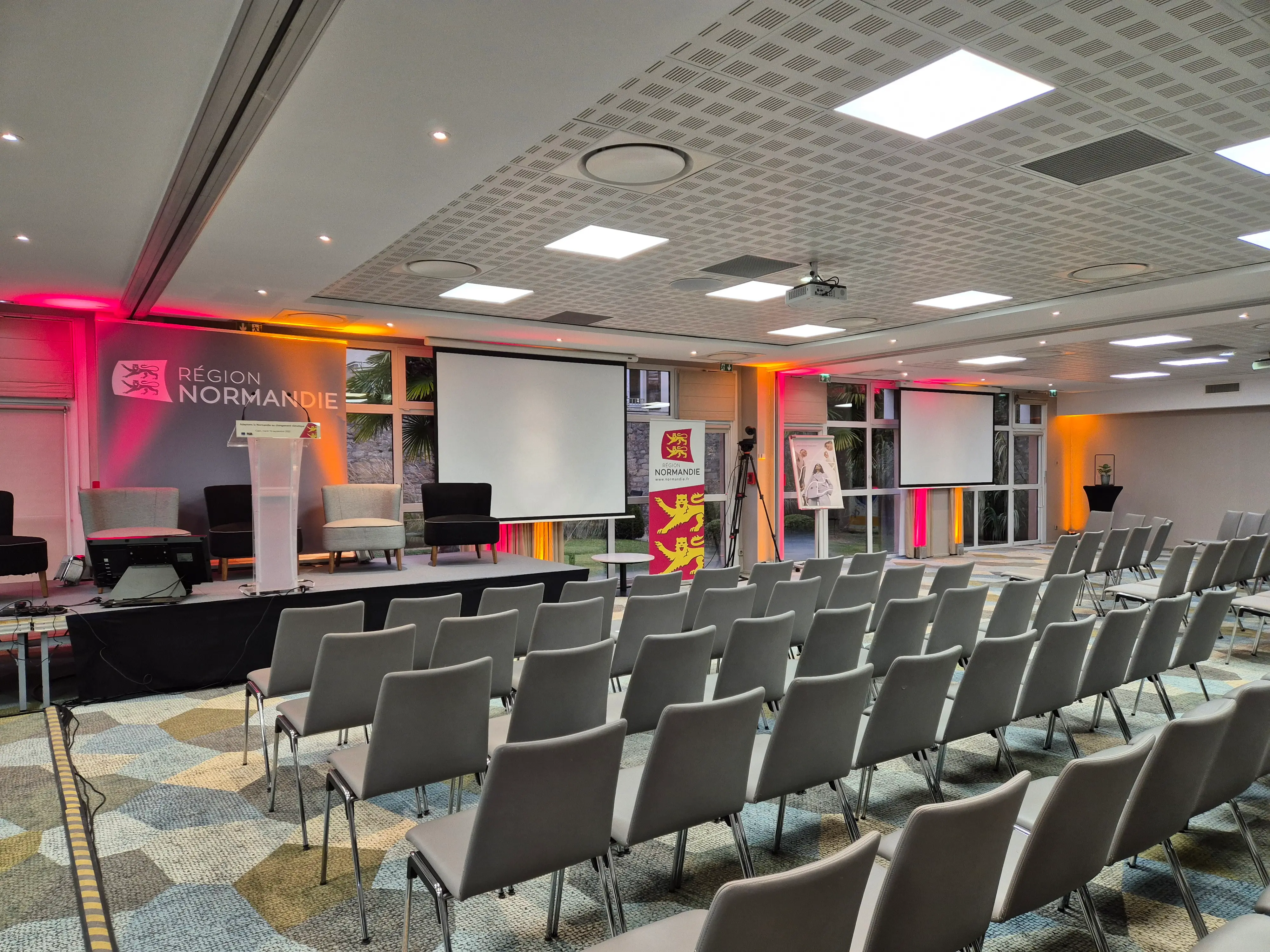 Mercure Caen Centre Port de Plaisance 11
