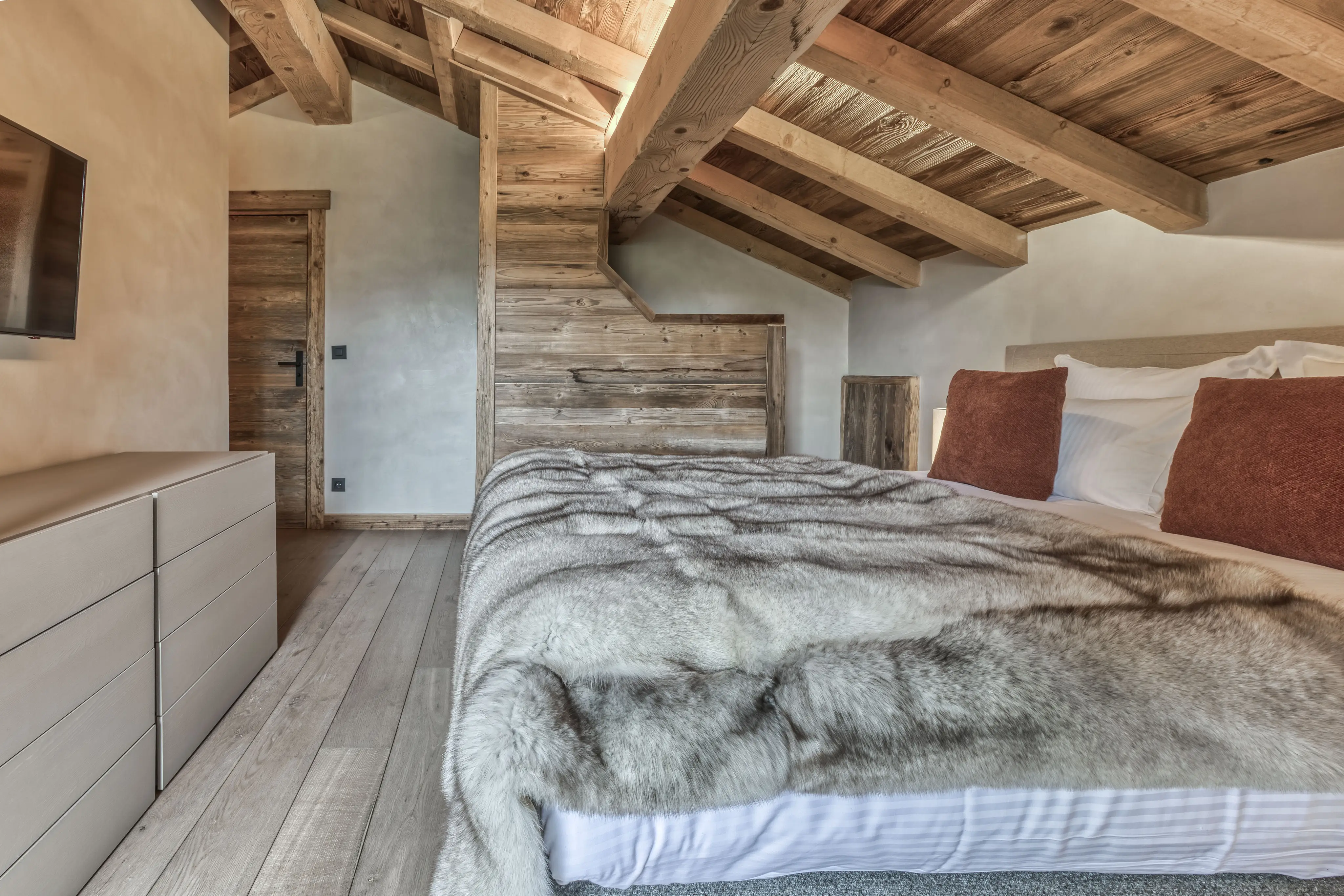 LE HAMEAU DU RENARD BLANC 83
