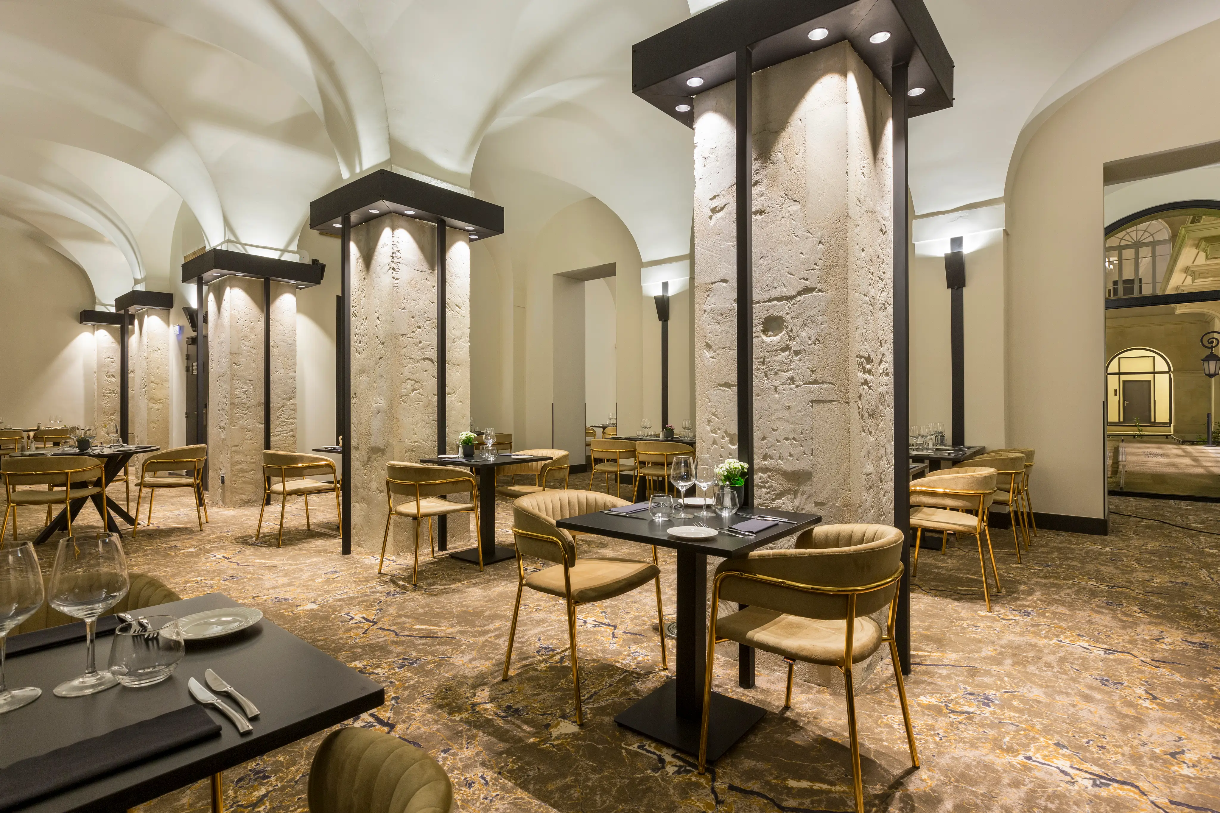 Le Grand Hôtel Dieu***** 5