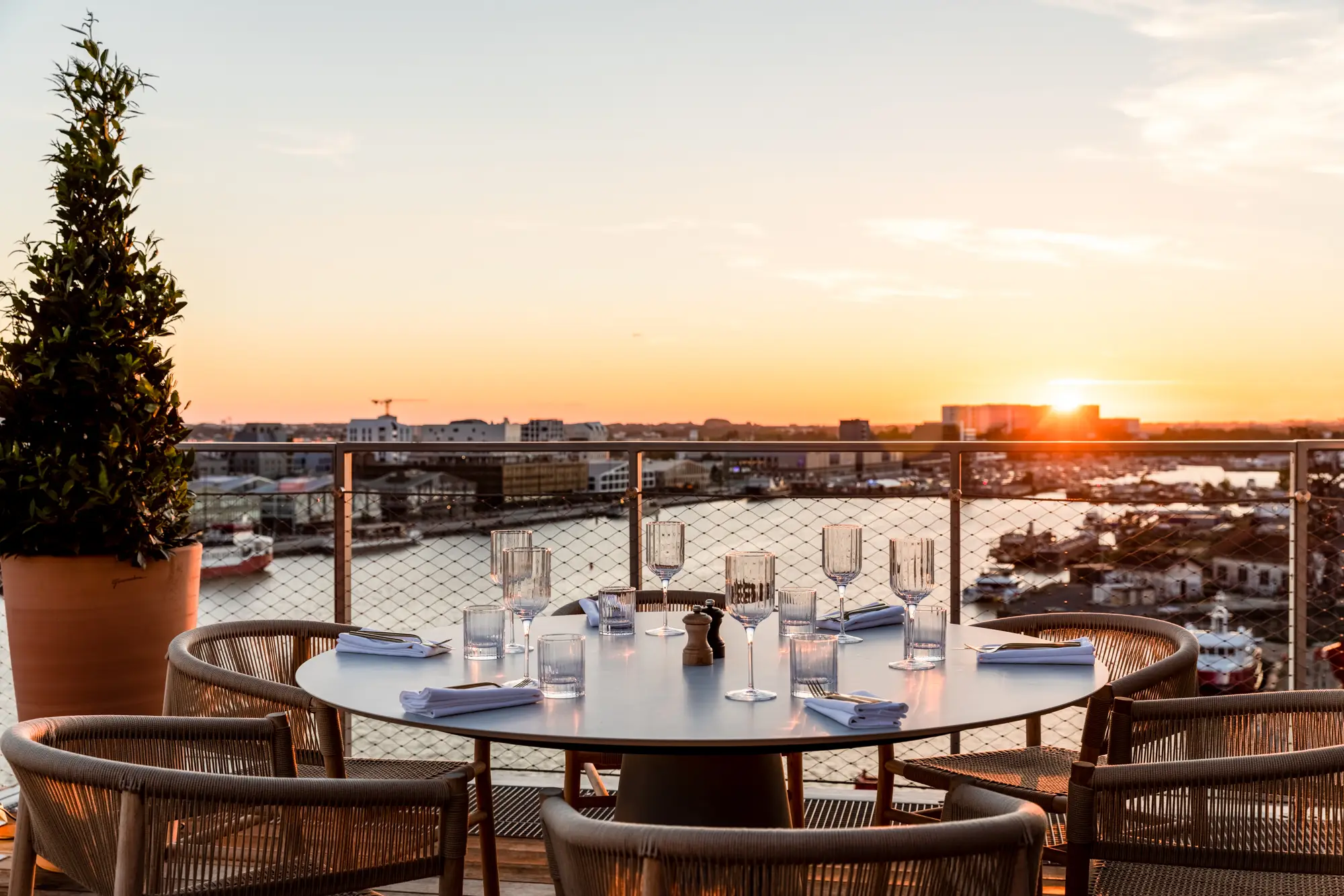 Hôtel Renaissance Bordeaux 10