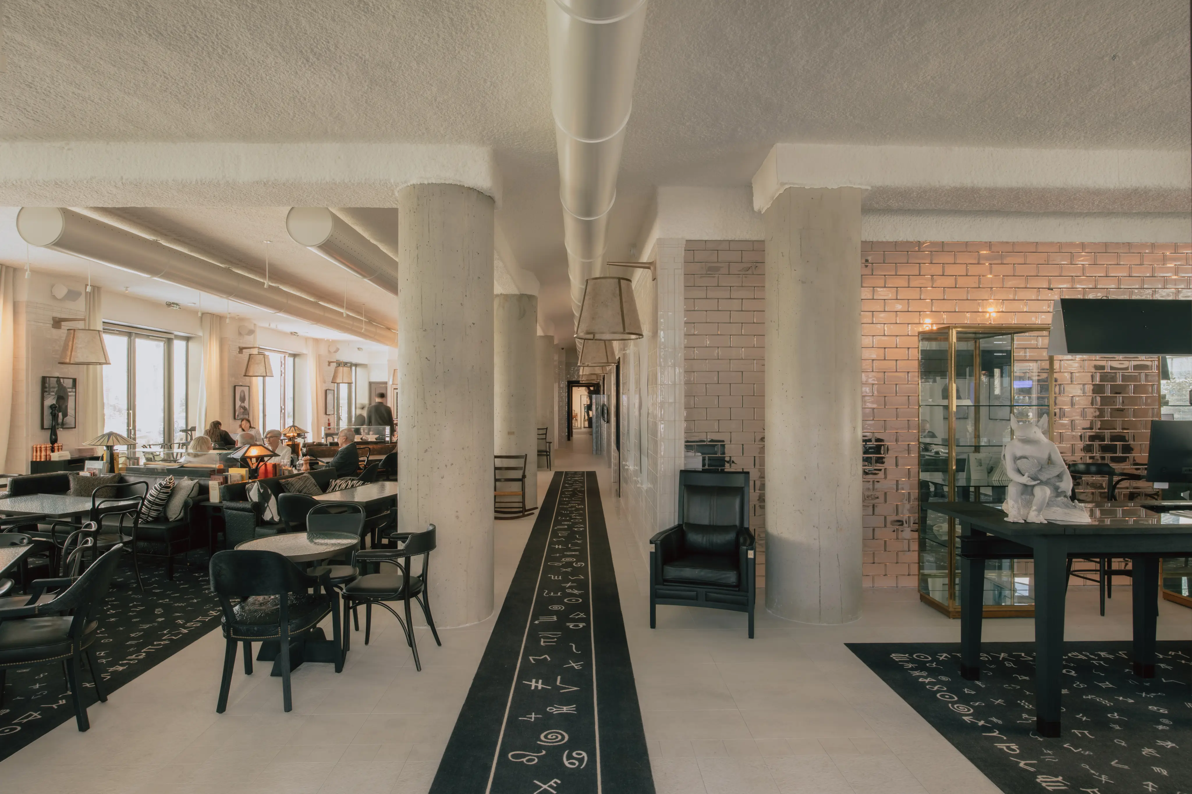 Maison Heler Metz, Curio Collection by Hilton 13
