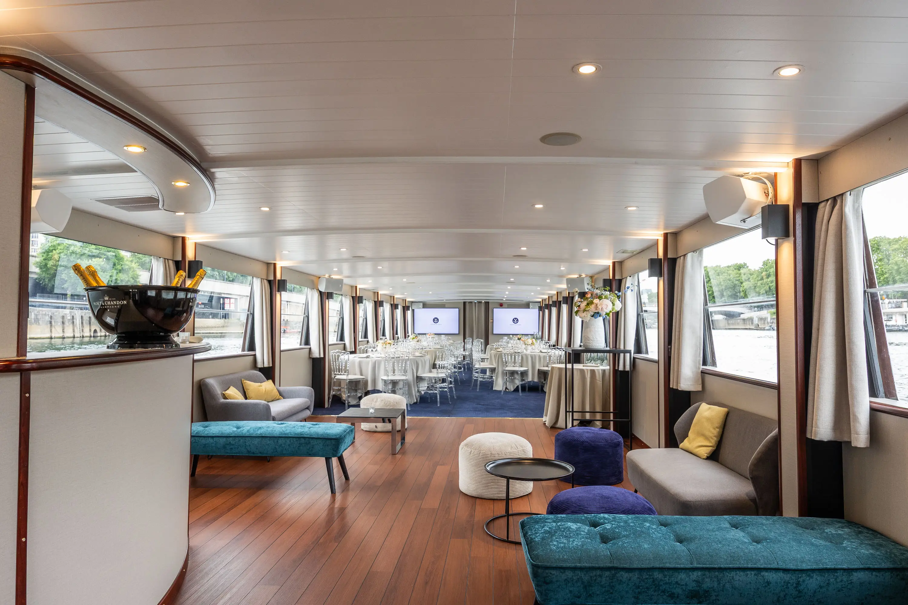 Yachts de Paris - Quai Henri IV 10