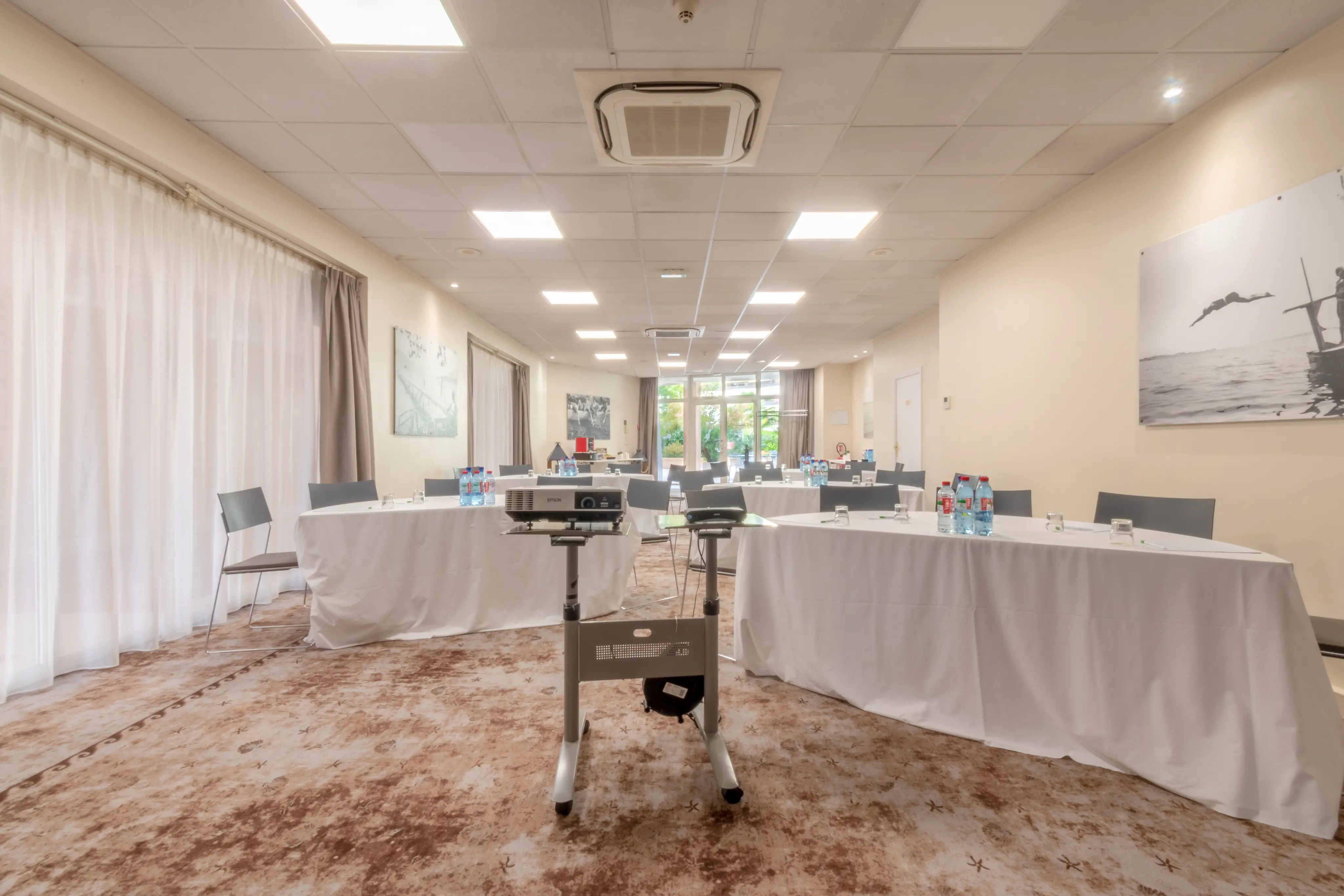 Holiday Inn Nice - Port St Laurent 25