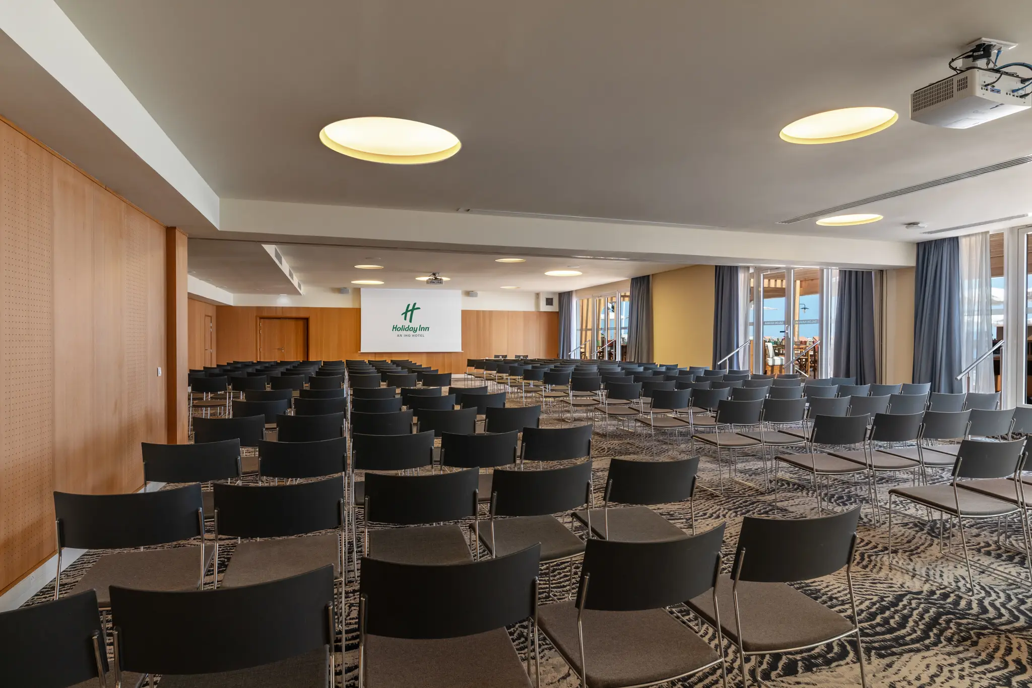 Holiday Inn Nice - Port St Laurent 21