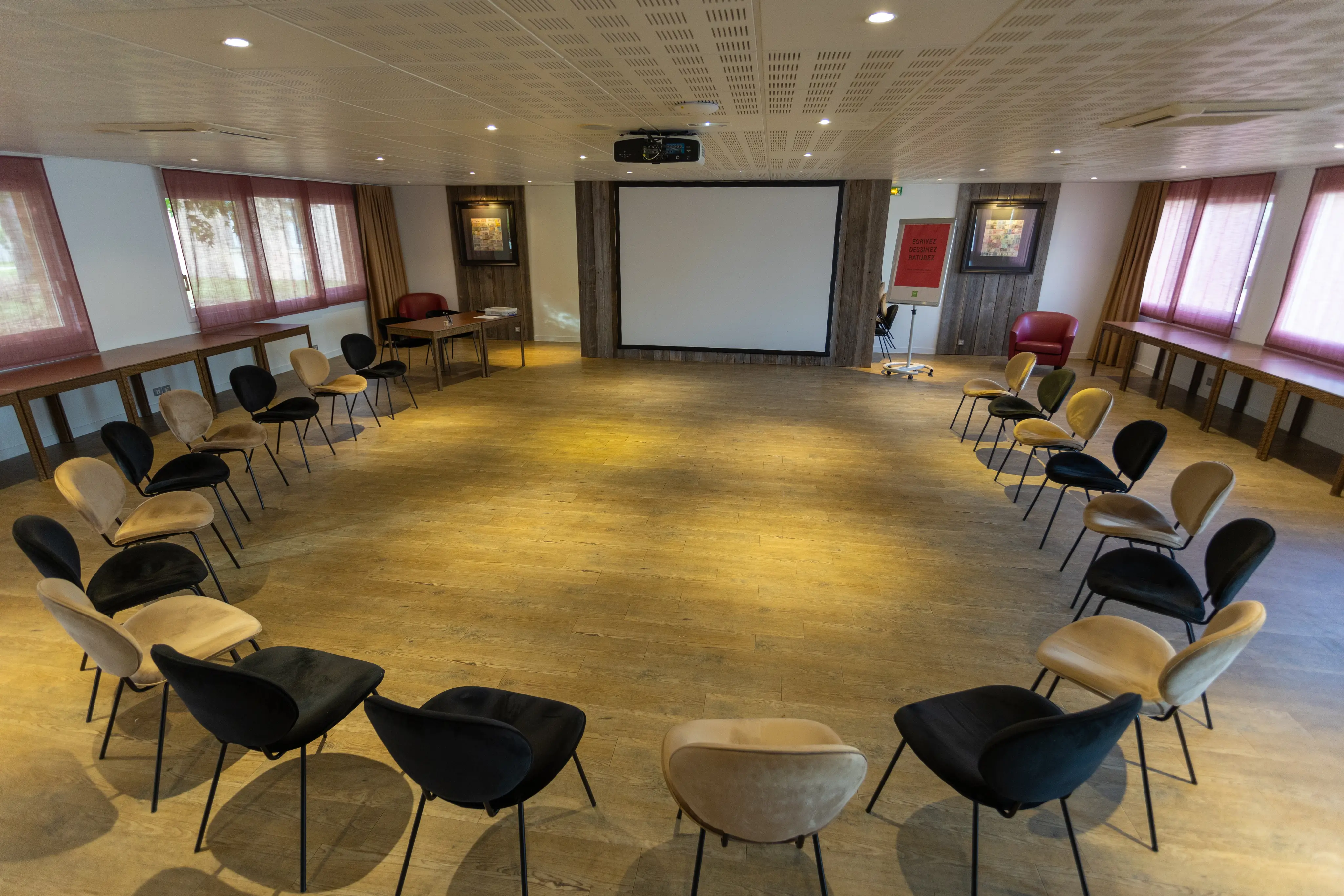 Ibis Styles Cholet 11