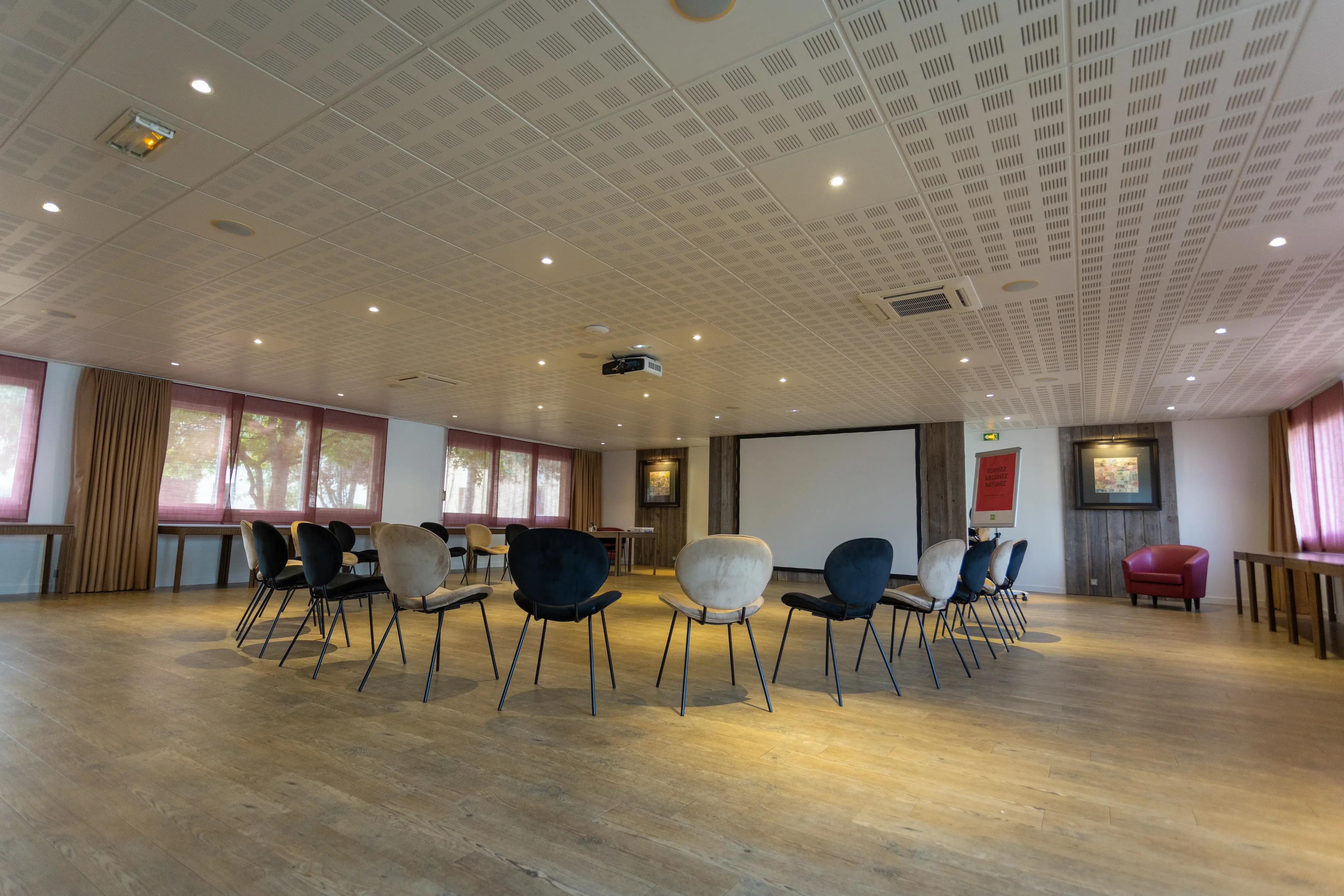 Ibis Styles Cholet 12