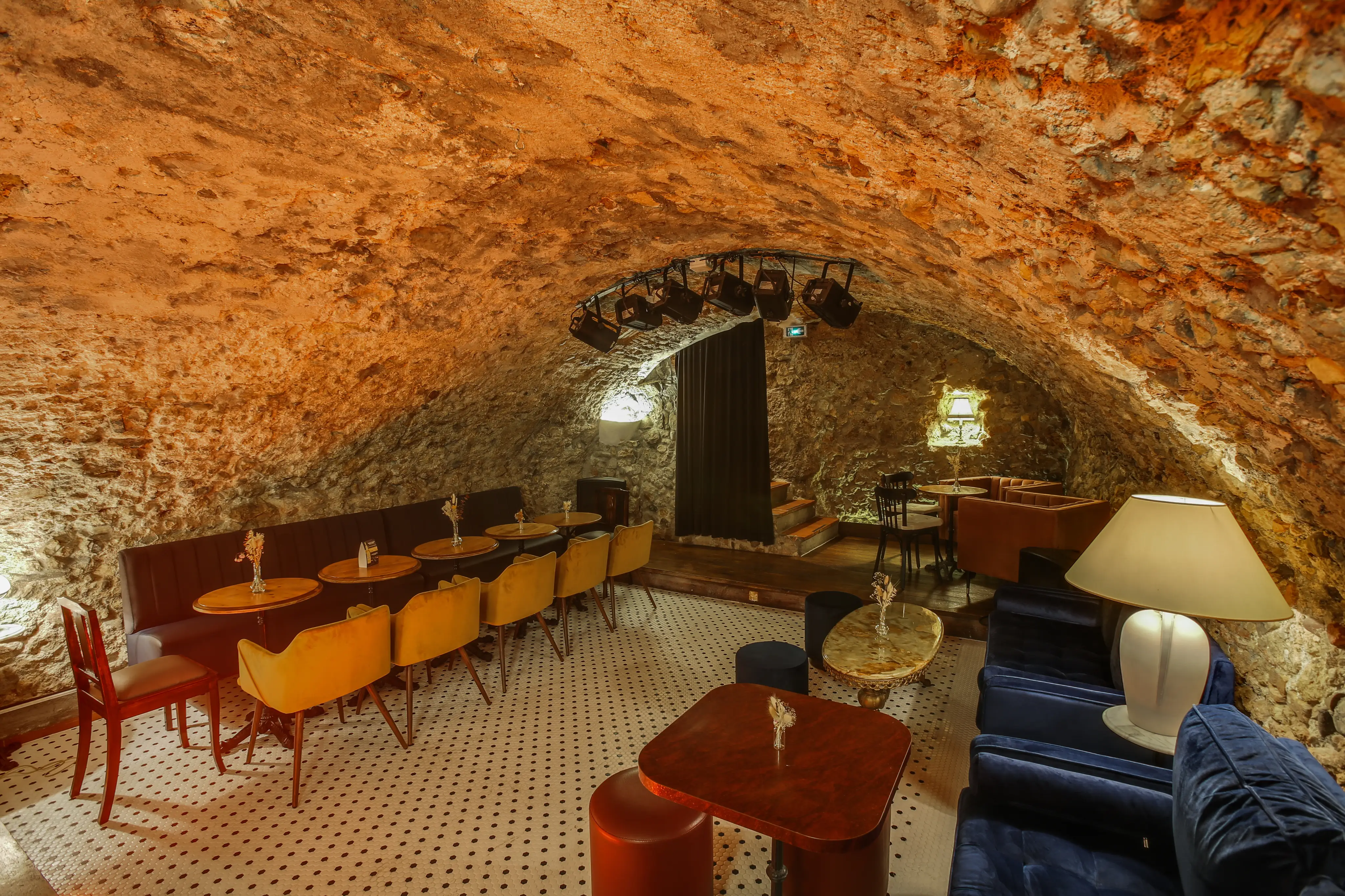 Cave voûtée au coeur du Vieux Nice 5