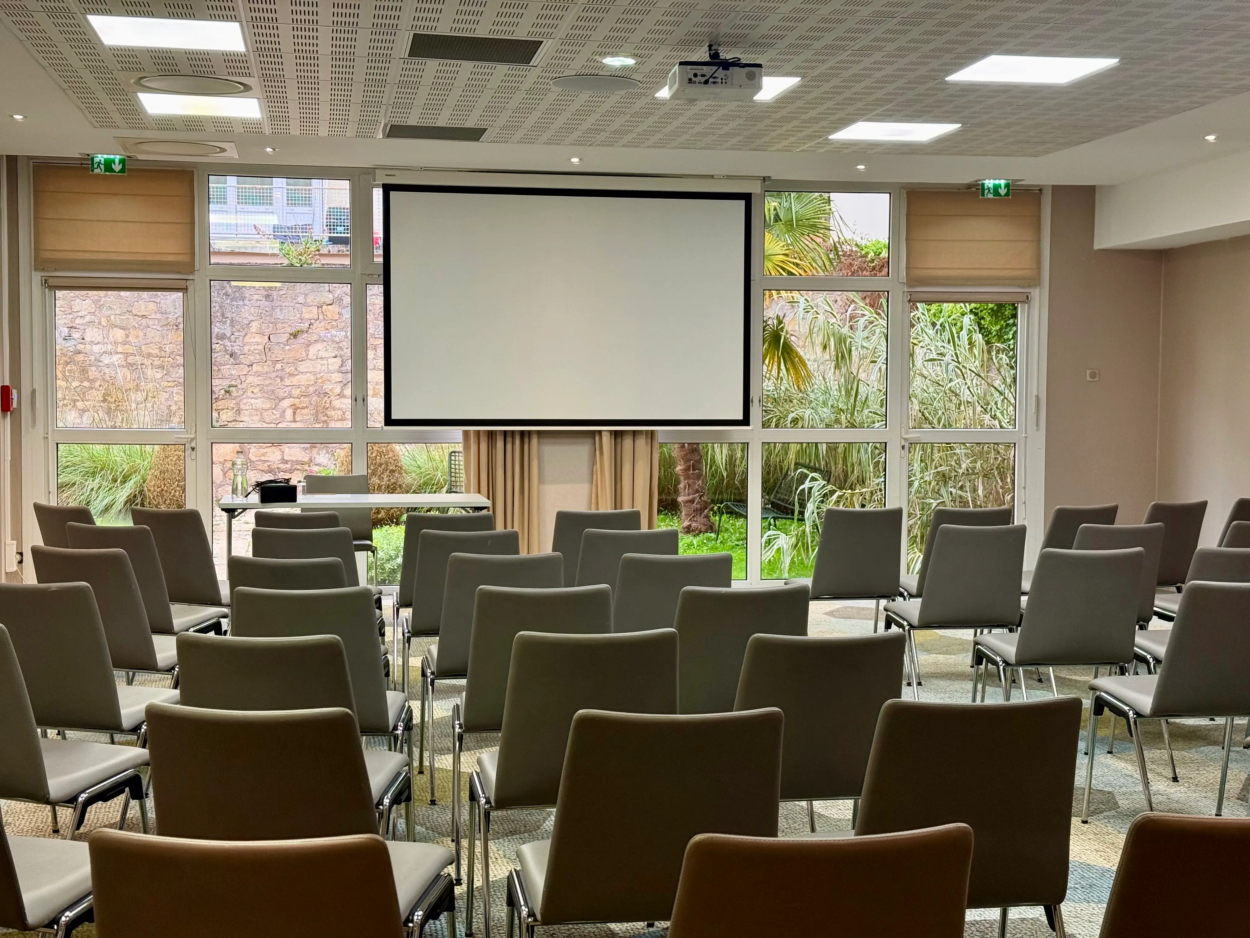 Ibis Caen Centre 3